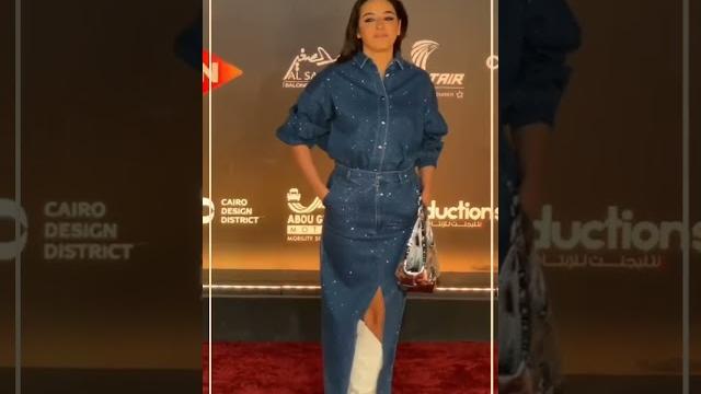 سارة عبد الرحمن تتألق علي السجادة الحمراء في سابع أيام الجونة السينمائي #مهرجان_الجونة_السينمائي سارة عبد الرحمن تتألق علي السجادة الحمراء في سابع أيام الجونة السينمائي #مهرجان_الجونة_السينمائي