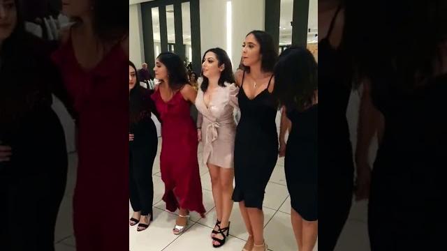 Bu kizlar şahane !! #halay #düğün #asuridüğünü #wedding #düğünmüzikleri #dance #kurdish #türbanlı Bu kizlar şahane !! #halay #düğün #asuridüğünü #wedding #düğünmüzikleri #dance #kurdish #türbanlı