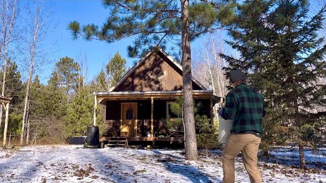 Living off grid full time: what it’s really like Living off grid full time: what it’s really like