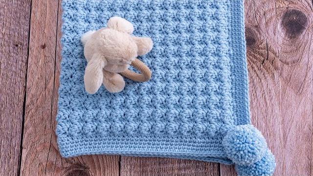 How to crochet a baby blanket for beginners (super easy & quick. only 1 row to repeat) How to crochet a baby blanket for beginners (super easy & quick. only 1 row to repeat)