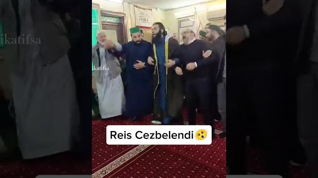 Hurafe reis zikirde coştu #tarikat #zikir #short Hurafe reis zikirde coştu #tarikat #zikir #short