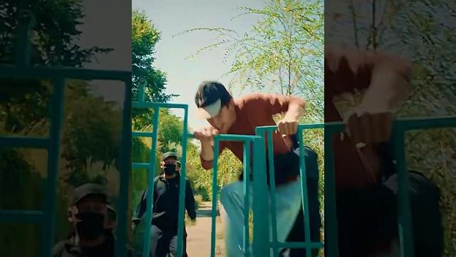 Жестко наказали закладчика #сериал #нарезки Жестко наказали закладчика #сериал #нарезки
