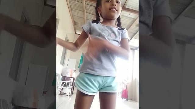 Eu dançando a wandinha kkkk Eu dançando a wandinha kkkk