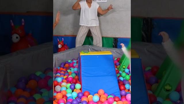 Ya casi baila la cumbia polinesia Ya casi baila la cumbia polinesia