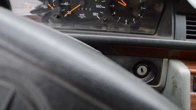 Замок зажигания автомобиля, не проворачивается ключ Замок зажигания автомобиля, не проворачивается ключ