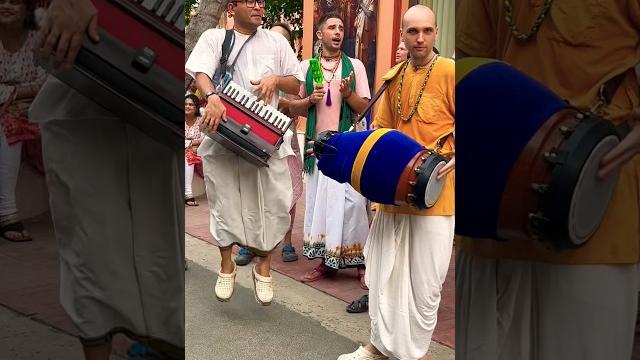 Radhe radhe japa karo #kirtan #radheradhe #radhe #krishna #iskcon #viral #vrindavan #like #vlog Radhe radhe japa karo #kirtan #radheradhe #radhe #krishna #iskcon #viral #vrindavan #like #vlog