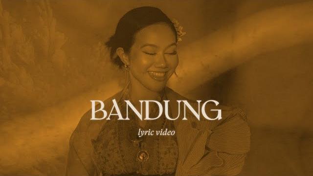 Yura yunita - bandung (official lyric video) Yura yunita - bandung (official lyric video)