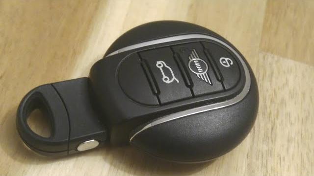 Key battery bmw mini cooper replacement - easy how to diy Key battery bmw mini cooper replacement - easy how to diy