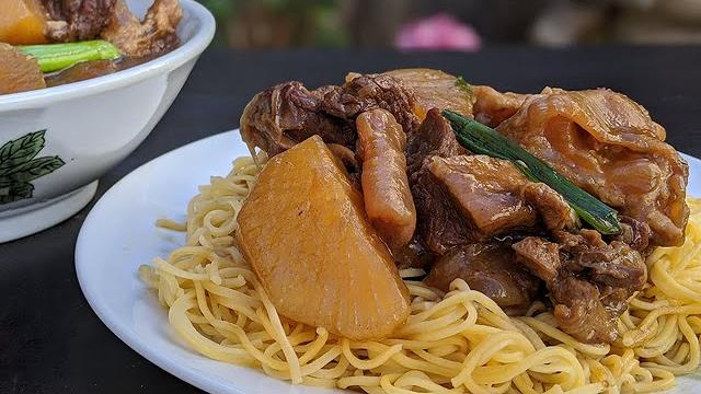 Melt in your mouth chinese beef stew w/ daikon & beef tendon | instant pot recipe | 蘿蔔牛筋牛腩 Melt in your mouth chinese beef stew w/ daikon & beef tendon | instant pot recipe | 蘿蔔牛筋牛腩