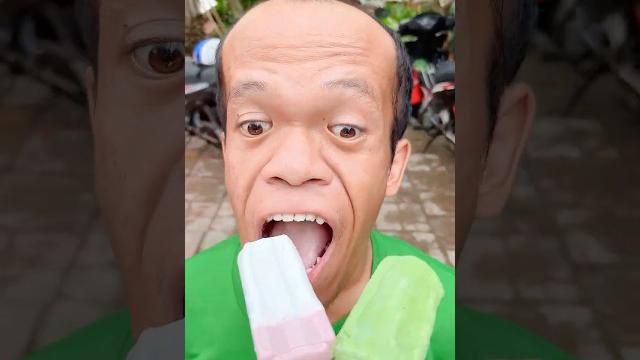 Who eats ice cream ? Who eats ice cream ?