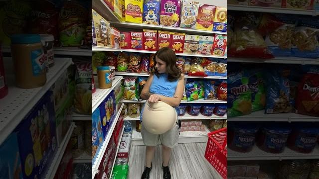 Pregnant woman steals from a grocery Pregnant woman steals from a grocery