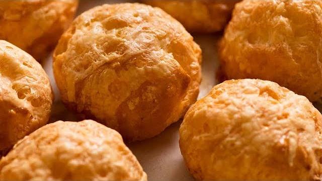 Gougeres - french cheese puffs (appetiser!) Gougeres - french cheese puffs (appetiser!)