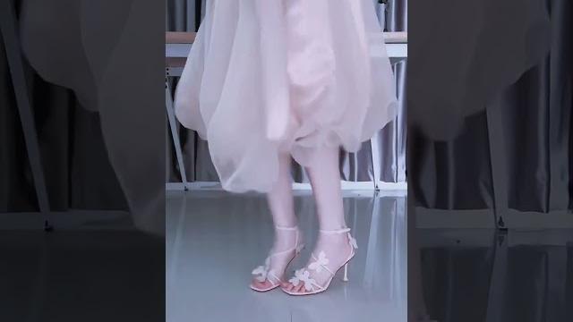 美腿女神 2,一双高跟鞋,让你感受到她的成熟与美丽!#穿搭 #美腿 #美女 #beautiful 美腿女神 2,一双高跟鞋,让你感受到她的成熟与美丽!#穿搭 #美腿 #美女 #beautiful