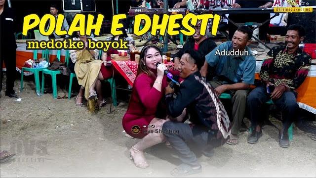 Polahe desti bikin aduduh caping gunung Polahe desti bikin aduduh caping gunung