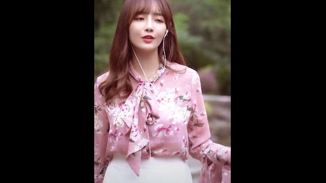 【抖音】【酷狗直播】兔子牙cover “追光者” 2018年度歌曲 【抖音】【酷狗直播】兔子牙cover “追光者” 2018年度歌曲