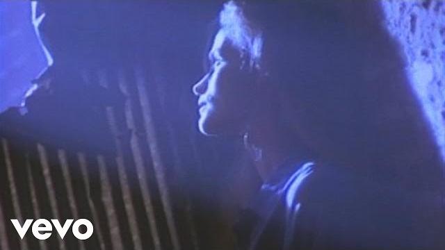 Restless heart - when she cries Restless heart - when she cries