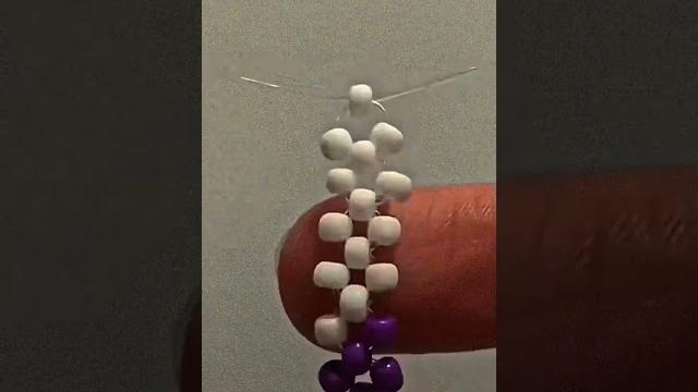 Красивое колечко из бисера Красивое колечко из бисера