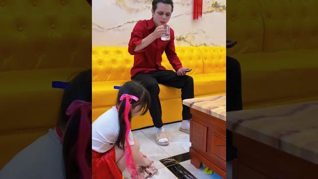 Little harley quinn accidentally spilled her drink and gave the joker dirty water to drink #joker Little harley quinn accidentally spilled her drink and gave the joker dirty water to drink #joker