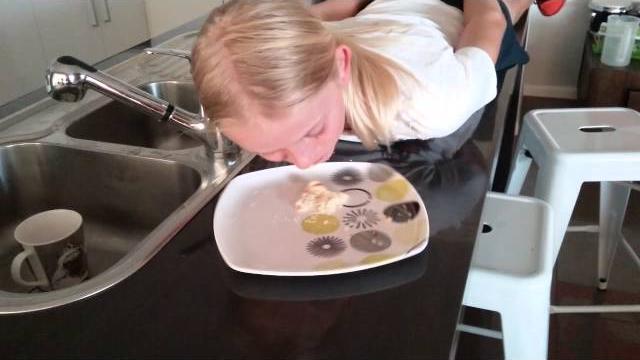Look dad! no hands / lemon cake challenge Look dad! no hands / lemon cake challenge