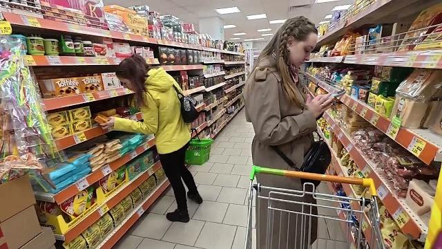 Магазины продуктов в россии. жизнь под санкциями. Магазины продуктов в россии. жизнь под санкциями.