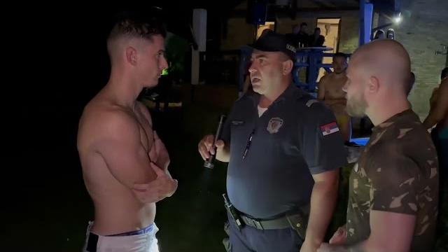 Drugi put dolazak policije kod simi!!*došli su sa kombi* Drugi put dolazak policije kod simi!!*došli su sa kombi*