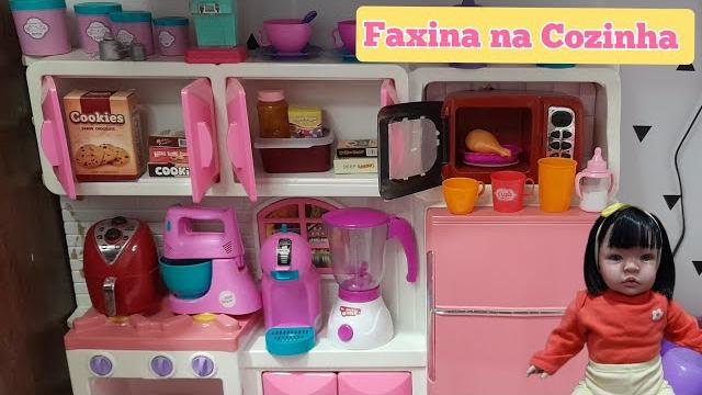 Heavy cleaning in my toy kitchen Heavy cleaning in my toy kitchen