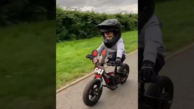 Stunt riding motorbikes - learning bike skills with @rockstarharley Stunt riding motorbikes - learning bike skills with @rockstarharley