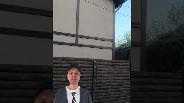 В этом доме почти нет окон В этом доме почти нет окон