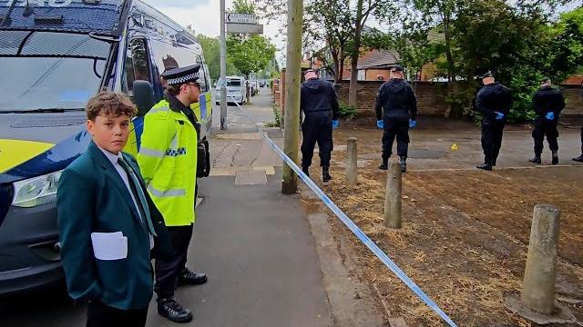 Dystopia yookay: young teen in pub knife horror death "i don't want to die!!!" (manchester) Dystopia yookay: young teen in pub knife horror death "i don't want to die!!!" (manchester)