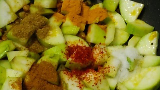 Lauki aloo ki tasty sabzi Lauki aloo ki tasty sabzi