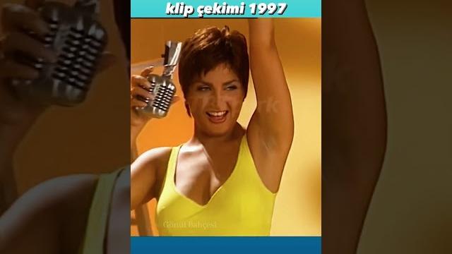 Sibel can klip çekiminden (1997)#youtubeshorts#müzik#beniöneçıkar#sibelcan#nostalji#sorts#reels Sibel can klip çekiminden (1997)#youtubeshorts#müzik#beniöneçıkar#sibelcan#nostalji#sorts#reels