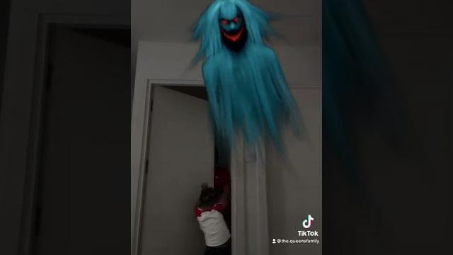 Scary ghost prank on my little sister #shorts #scary #viral Scary ghost prank on my little sister #shorts #scary #viral