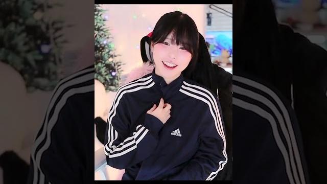 에디린 - (힘순찐) 옷 속에 숨겨진 엄청난 무기 에디린 - (힘순찐) 옷 속에 숨겨진 엄청난 무기