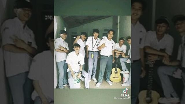 Anak monyet lagi tawuran Anak monyet lagi tawuran