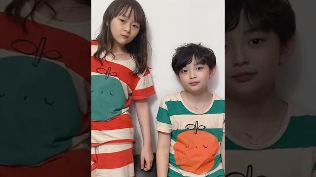 Anak sedang ciuman lucu haha Anak sedang ciuman lucu haha