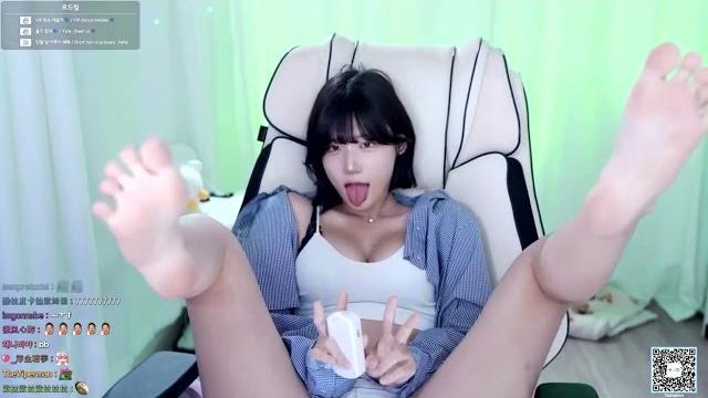 Twitch | 고라니율 | 阿嘿颜 ahegao | 吐舌 | 足 | 直播 Twitch | 고라니율 | 阿嘿颜 ahegao | 吐舌 | 足 | 直播