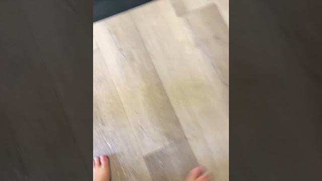 She peed in the floor noooo She peed in the floor noooo