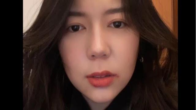 小时候,被女同学猛踹下体,她说我长的丑就该死 小时候,被女同学猛踹下体,她说我长的丑就该死