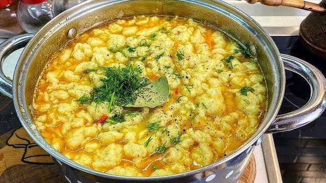 Старинный цыганский рецепт. затирка, цыганка готовит. Старинный цыганский рецепт. затирка, цыганка готовит.