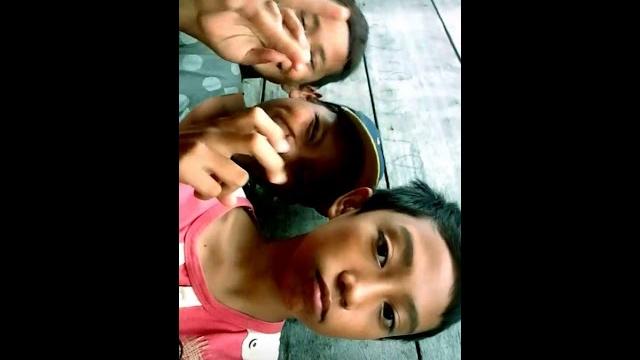 Putri nia ramadani Putri nia ramadani