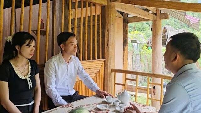 The doctor knows that sìn nhật is being treated for an illness and sees hope for sìn mận The doctor knows that sìn nhật is being treated for an illness and sees hope for sìn mận