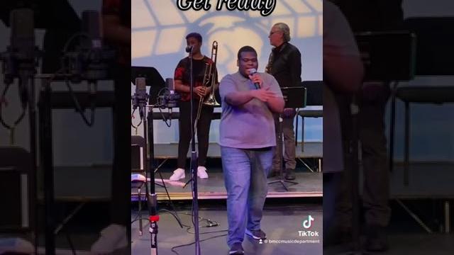 Shy rapper blows audience away!!! Shy rapper blows audience away!!!