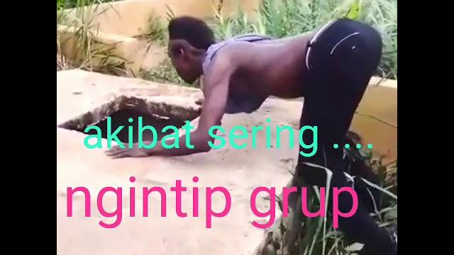 Ngintip mandi broooiiii Ngintip mandi broooiiii