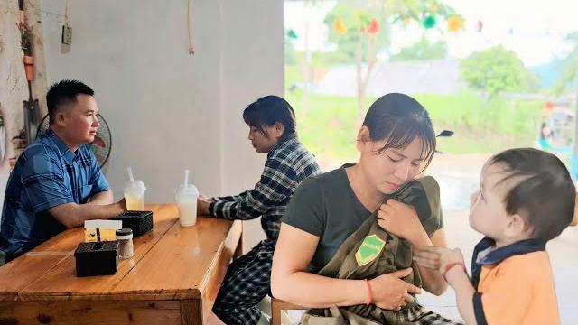 Feelings when thu met her old school friend and remembered the happy days with her husband. Feelings when thu met her old school friend and remembered the happy days with her husband.
