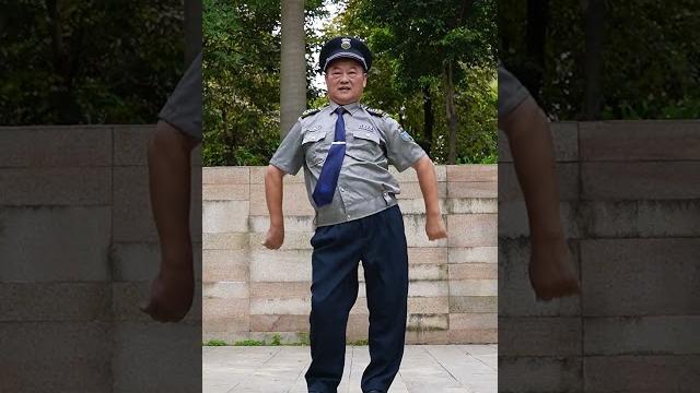 保安大爷再跳《越南鼓卡点舞》,没有人能逃过这个鼓点 保安大爷再跳《越南鼓卡点舞》,没有人能逃过这个鼓点
