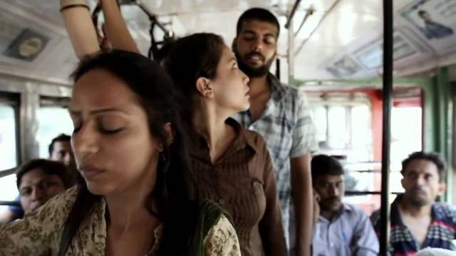 Woman groped in bus fights back !! Woman groped in bus fights back !!