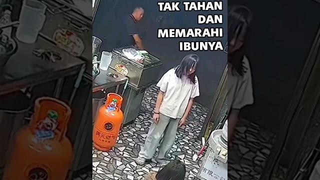 Anak pemberani jadi penengah untuk ayah dan ibu Anak pemberani jadi penengah untuk ayah dan ibu