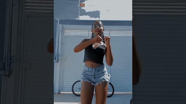 Júlia dançando funk Júlia dançando funk