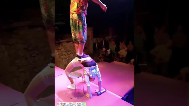 下腰踩肚子 step on belly 下腰踩肚子 step on belly