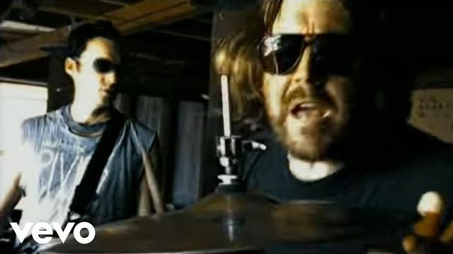 Spiderbait - black betty (official video) Spiderbait - black betty (official video)